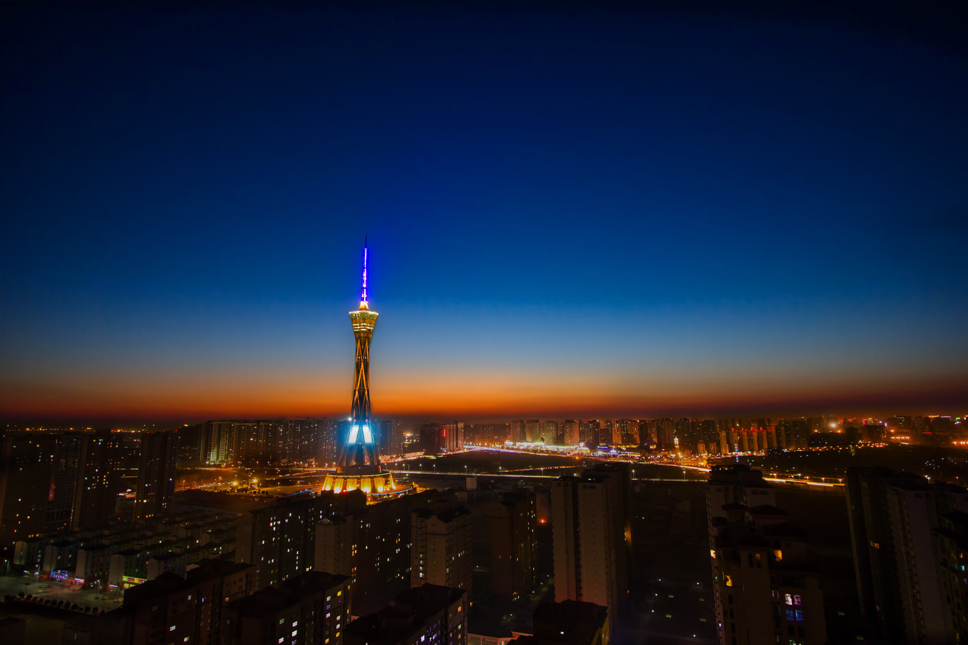 跳水队新星刷新世界纪录，展现实力，中国跳水队新星