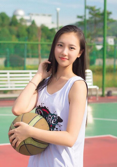 乌拉圭女篮在南美锦标赛中夺冠，展现强大实力