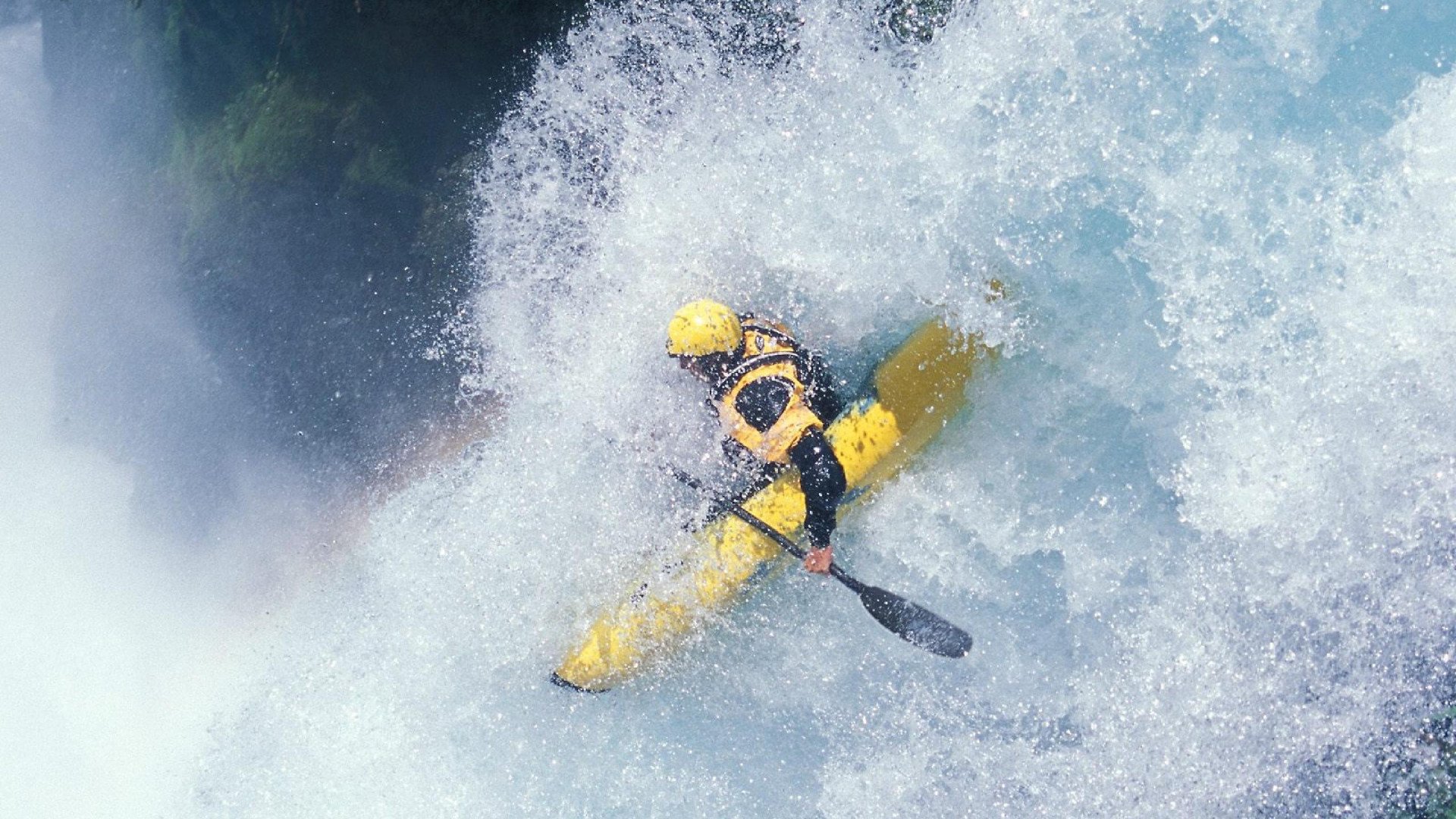 开云体育下载官网-2015年季后赛：库里在对阵灰熊的比赛中，投中8个三分球收官，帮助勇士摘得冠军！